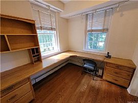 311 Knollwood Road Ext, Elmsford, Ny 10523 . Comfortable House in Elmsford, NY (Photo 8 of 12)