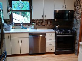 87 Forest Ave, Albany, Ny 12208 . House For Rent in Albany, NY (Photo 4 of 7)