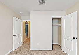 Beautiful 3 Bedroom 2 Bath Home Available For Rent  in La Marque, TX (Photo 4 of 6)