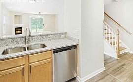 5512 Waverly Lynn Ln, Charlotte, Nc 28269 . Lovely House in Charlotte, NC (Photo 4 of 10)