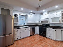 Beautiful 3 Bedroom 2.5 Bath Home For Rent  in McAllen, TX