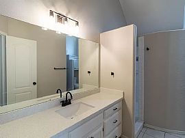 Beautiful 3 Bedroom 2.5 Bath Home For Rent  in McAllen, TX (Photo 6 of 6)