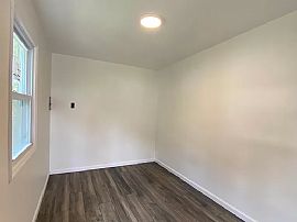 Charming 3 Bedroom 2 Bath Home Available For Rent  in Staten Island, NY (Photo 6 of 6)