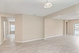 Beautiful 3 Bedroom 2 Bath Home Available For Rent  in Orange Park, FL (Photo 8 of 8)