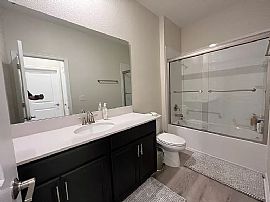 Amazing 3 Bedroom 2 Bath Home Available For Rent  in Davenport, FL (Photo 3 of 9)