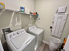 Amazing 3 Bedroom 2 Bath Home Available For Rent  in Davenport, FL (Photo 4 of 9)