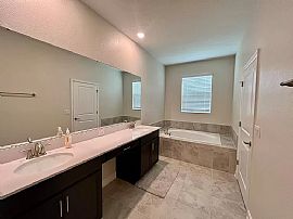 Amazing 3 Bedroom 2 Bath Home Available For Rent  in Davenport, FL (Photo 8 of 9)