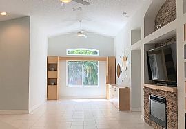 Beautiful 3 Bedroom 2 Bath Home Available For Rent  in Holiday, FL (Photo 3 of 9)