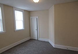 702 28th St, Vienna, Wv 26105 in Vienna, WV (Photo 7 of 12)