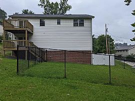 1410 Riddle Ave, Morgantown, Wv 26505 in Morgantown, WV (Photo 2 of 12)