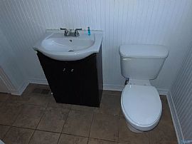 407 Rhett Ave Sw, Huntsville, Al 35801 in Huntsville, AL (Photo 7 of 8)