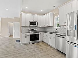 Amazing 2 Bedroom 2 Bath Home Available For Rent  in Milwaukee, WI