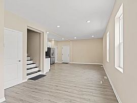 Amazing 2 Bedroom 2 Bath Home Available For Rent  in Milwaukee, WI (Photo 3 of 7)