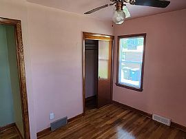 Beautiful 3 Bedroom 1 Bath Home For Rent  in Muscatine, IA (Photo 2 of 10)