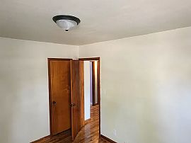 Beautiful 3 Bedroom 1 Bath Home For Rent  in Muscatine, IA (Photo 7 of 10)