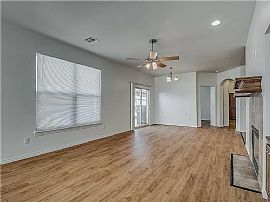 Beautiful 3 Bedroom 2 Bath Home For Rent  in Yukon, OK (Photo 3 of 7)