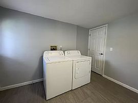 Charming 3 Bedroom 2 Bath Home For Rent  in Hagerstown, MD (Photo 7 of 7)