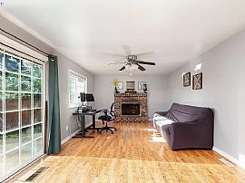  Beautiful 3 Bedroom 2 Bath Home For Rent  in Oregon City, OR (Photo 2 of 7)