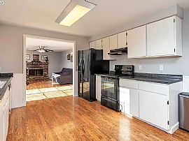  Beautiful 3 Bedroom 2 Bath Home For Rent  in Oregon City, OR (Photo 7 of 7)