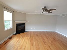 Beautiful 3 Bedroom 3.5 Bath Home For Rent  in Morgantown, WV (Photo 2 of 9)