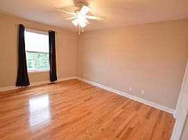 Beautiful 3 Bedroom 3.5 Bath Home For Rent  in Morgantown, WV (Photo 4 of 9)