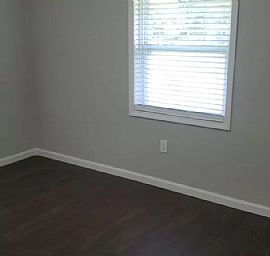 1502 Sherman St Se Apt C, Decatur, Al 35601 in Decatur, AL (Photo 11 of 12)