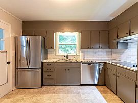 2313 Euclid Rd Nw, Huntsville, Al 35810 in Huntsville, AL (Photo 5 of 12)