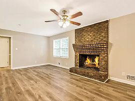 Beautiful 3 Bedroom 2 Bath Home For Rent  in Kennesaw, GA