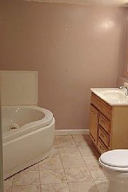 3bed 2bath  in Auburn, MA (Photo 5 of 6)