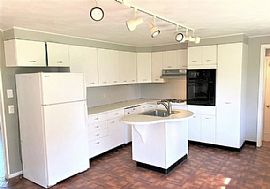 3bed 2bath  in Hadley, MA (Photo 4 of 7)