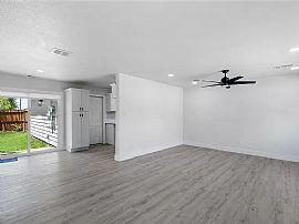 Comfortable 3 Bedroom Apartment 2025 Red Cloud Dr, Dallas, Tx 7 in Dallas, TX (Photo 3 of 9)