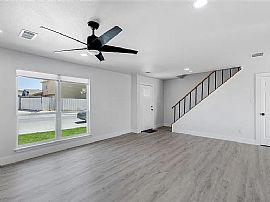 Comfortable 3 Bedroom Apartment 2025 Red Cloud Dr, Dallas, Tx 7 in Dallas, TX (Photo 4 of 9)