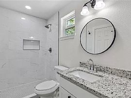 Comfortable 3 Bedroom Apartment 2025 Red Cloud Dr, Dallas, Tx 7 in Dallas, TX (Photo 7 of 9)