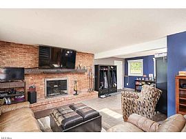 1174 Rolling Meadows Rd, Akron, Oh 44333 . Furnished House in Akron, OH (Photo 7 of 9)