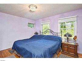 1174 Rolling Meadows Rd, Akron, Oh 44333 . Furnished House in Akron, OH (Photo 8 of 9)