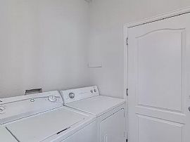 Charming 3 Bedroom 2.5 Bath Home For Rent  in Colorado Springs, CO (Photo 8 of 10)