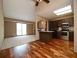 Charming 3 Bedroom 2.5 Bath Home For Rent  in Bellevue, NE (Photo 2 of 9)