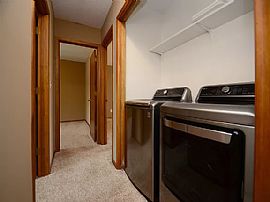 Charming 3 Bedroom 2.5 Bath Home For Rent  in Bellevue, NE (Photo 8 of 9)