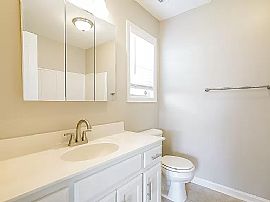 Beautiful 3 Bedroom 2 Bath Home For Rent  in Clarksville, TN (Photo 4 of 8)