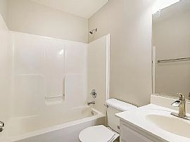 Beautiful 3 Bedroom 2 Bath Home For Rent  in Clarksville, TN (Photo 6 of 8)