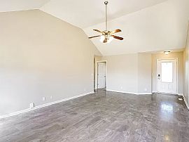 Beautiful 3 Bedroom 2 Bath Home For Rent  in Clarksville, TN (Photo 8 of 8)