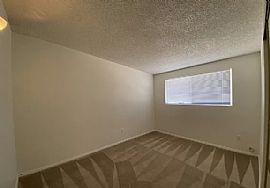 3 Bedroom 2 Bathroom House Located in Hinkley  in Hinkley, CA (Photo 6 of 8)