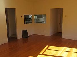 Spacious 1bd / 1ba Cottage Home - Perfect For Cal Students in Berkeley, CA (Photo 3 of 10)