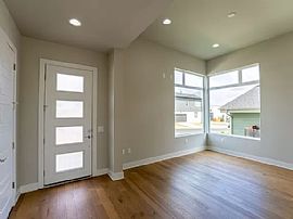 Come Tour This Unique 3 Bed 2.5 Bath Over 1900 Square Foot Home in Austin, TX (Photo 2 of 12)