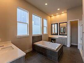 Come Tour This Unique 3 Bed 2.5 Bath Over 1900 Square Foot Home in Austin, TX (Photo 8 of 12)