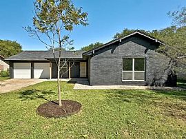 You Will Enjoy This Tastefully Updated Property in Austin, TX
