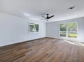 You Will Enjoy This Tastefully Updated Property in Austin, TX (Photo 5 of 10)