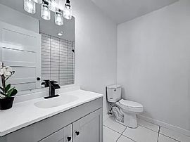 You Will Enjoy This Tastefully Updated Property in Austin, TX (Photo 8 of 10)