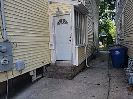 A Charming, Cozy (duplex) Home in New Haven, CT (Photo 10 of 10)