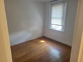 A Charming, Cozy (duplex) Home in New Haven, CT (Photo 5 of 10)